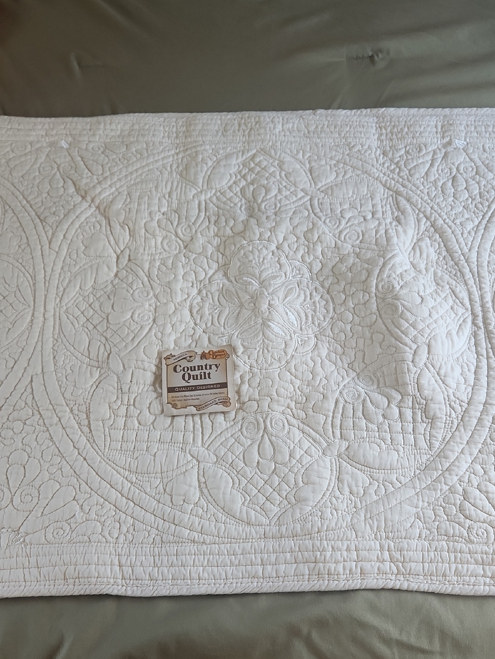 Cracker Barrel Cream Quilted Country Medallion Standard Shams(2)